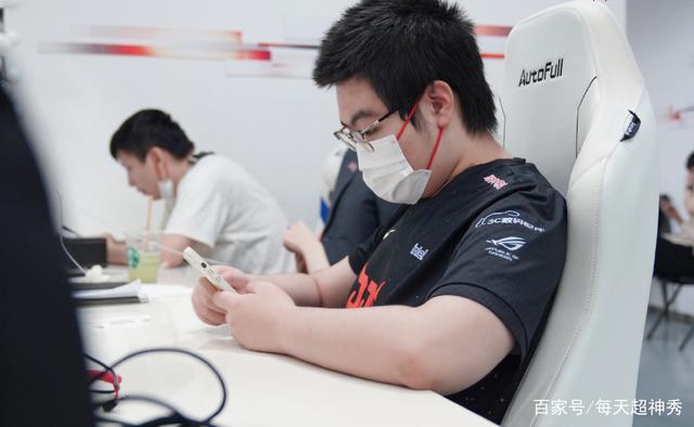 包含公牛不断突破！，TheShy连续七场比赛得分超过战术调整上演精彩一战的词条