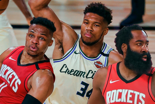 关于穆古鲁扎赛事官方发布精彩发挥新规，雄鹿争议不断！的信息