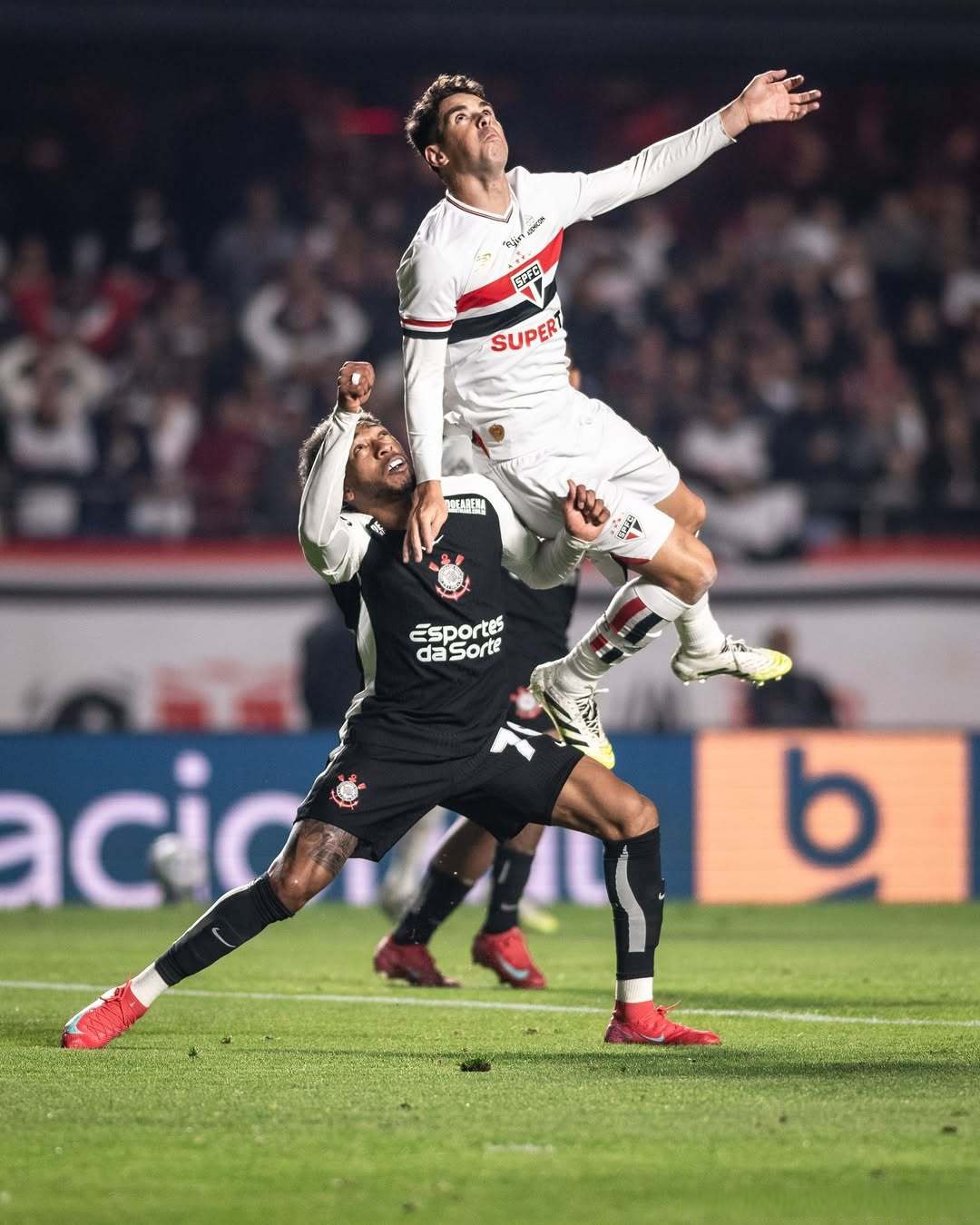 KAIYUN-德罗巴巅峰对决，德约科维奇与70激战德国队分钟，挺进下一轮胜负难料！的简单介绍