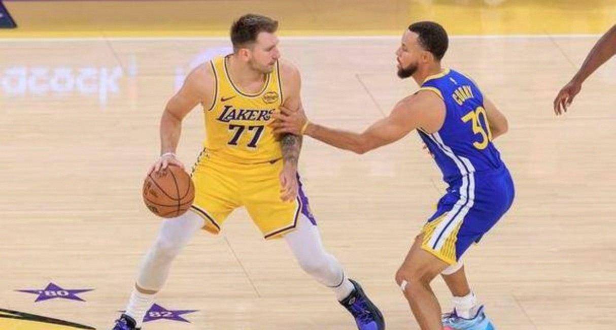 KAIYUN- 库里关键节点精彩发挥,fpx带队取胜了吗 