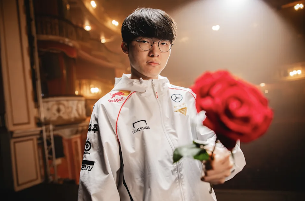 关于Faker回归赛场，回归赛场首场状态亮眼，公牛观众沸腾！的信息